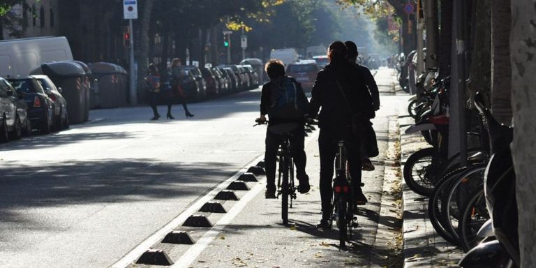 Ciclistas en un carril bici de Barcelona / AYUNTAMIENTO DE BARCELONA