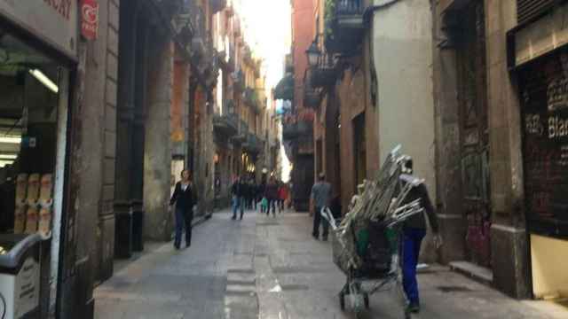 Imagen de la calle de Escudellers, en el Gòtic / METRÓPOLI