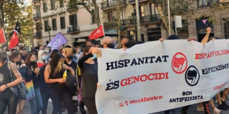 Antifascistas este martes en Barcelona / @COSnacional