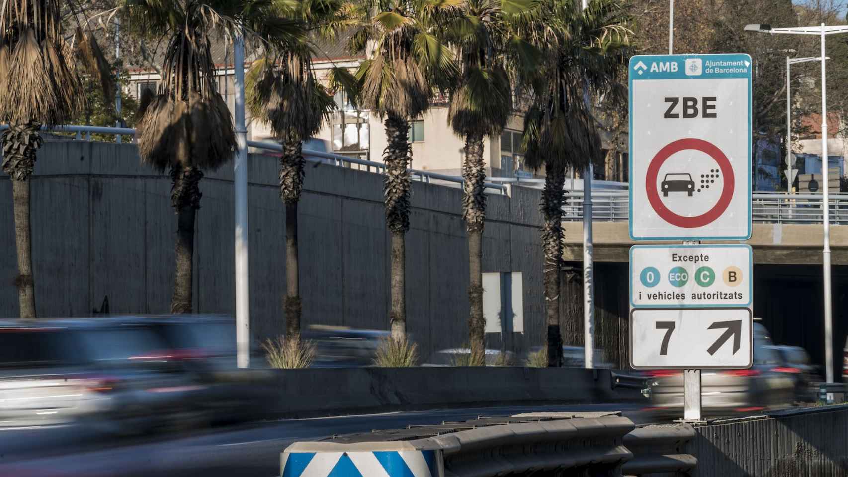 Señalización de la Zona de Bajas Emisiones en Barcelona / AYUNTAMIENTO DE BARCELONA