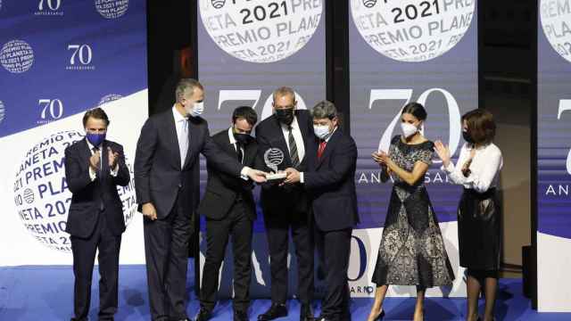 Los ganadores del Premio Planeta Jorge Díaz, Agustín Martínez y Antonio Mercero / EUROPA PRESS