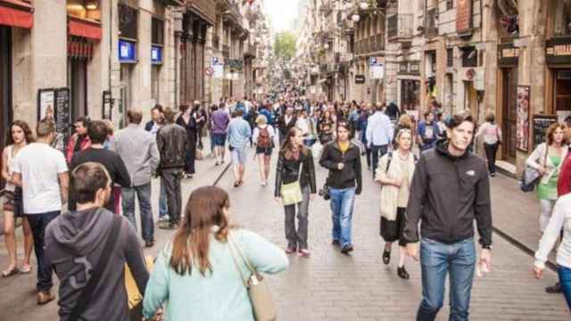 Calle con comercios en Barcelona / EFE