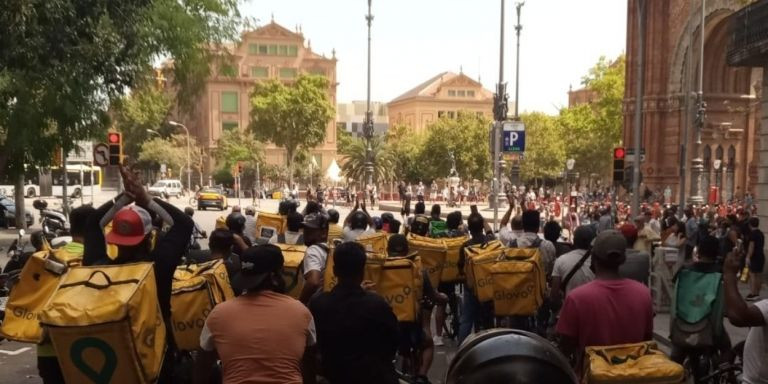 Protesta de 'riders' de Glovo en Arc de Triomf / CGT RIDERS