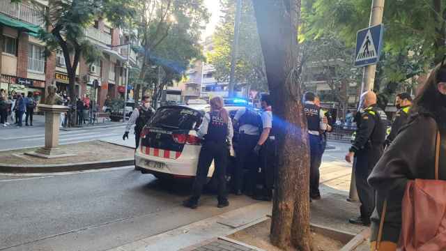 Los Mossos d'Esquadra detienen al hombre que intentó atracar una perfumería / METRÓPOLI