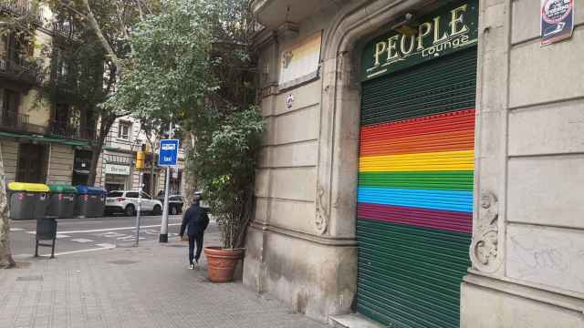 Bar de copas People del Gaixample, el negocio del hombre asesinado este viernes / METRÓPOLI