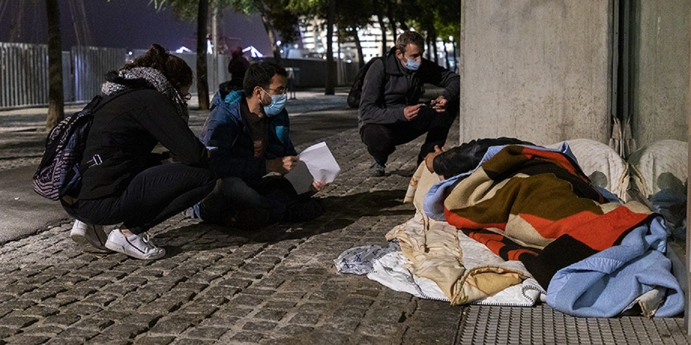 Voluntarios de Arrels realizan un recuento de personas sin hogar en Barcelona / ARRELS