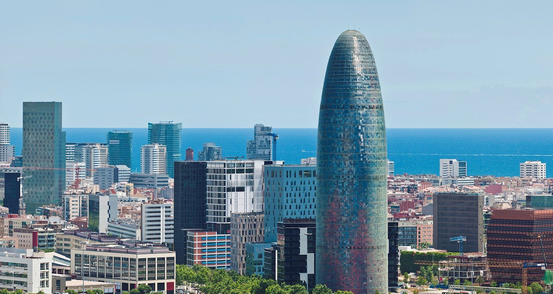 Vista general de la Torre Glòries, que abre un nuevo mirador al público / EUROPA PRESS
