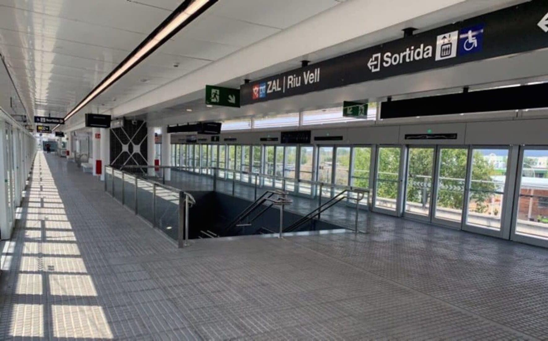 La nueva estación de metro de la L10 en la Zona Franca