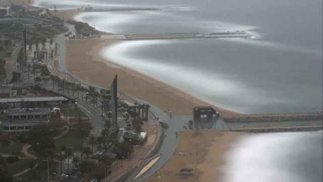 Regresión de las playas de Barcelona con pérdidas importantes de arena / ICM