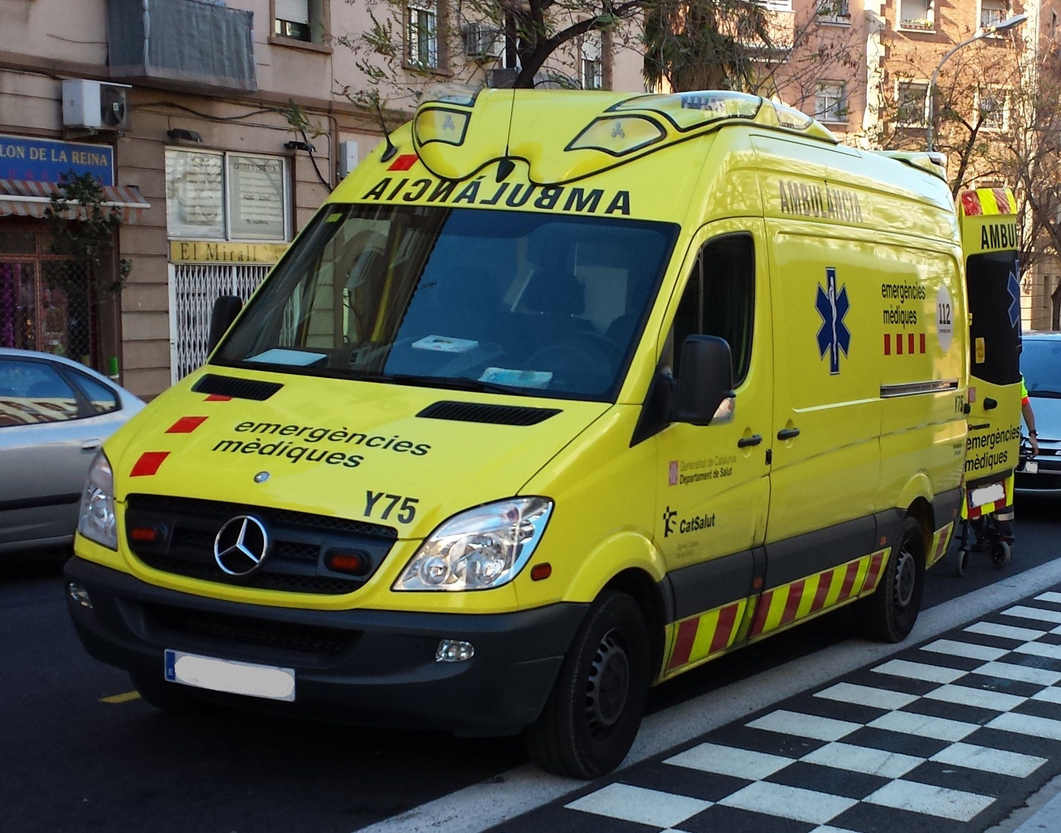 Ambulancia del Sistema d'Emergències Mèdiques en el Prat (SEM) / WIKI