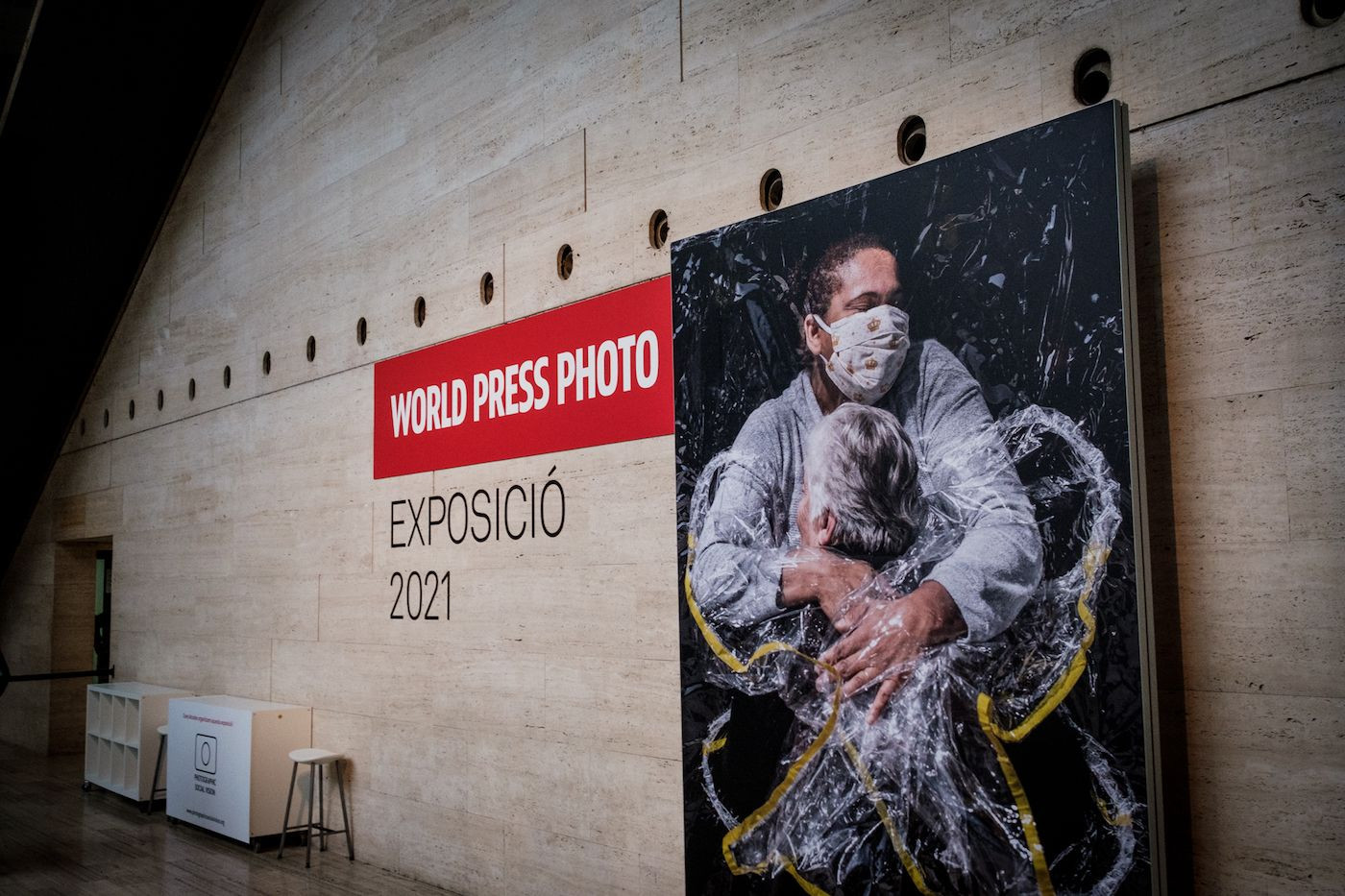 Entrada de la exposición del World Press Photo 2021 en el CCCB de Barcelona / PABLO MIRANZO - MA