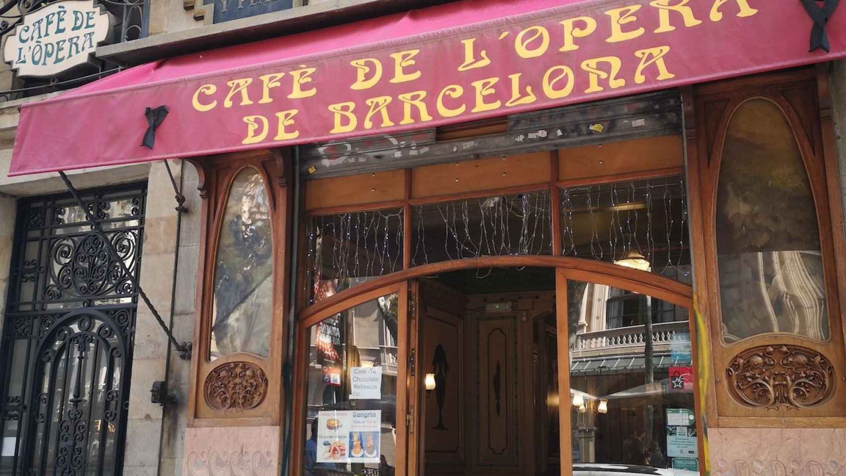 Fachada del Café de la Ópera de la Rambla de Barcelona / INMA SANTOS