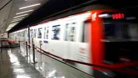 Un convoy del metro de Barcelona, uno de los transportes públicos más utilizados / EFE