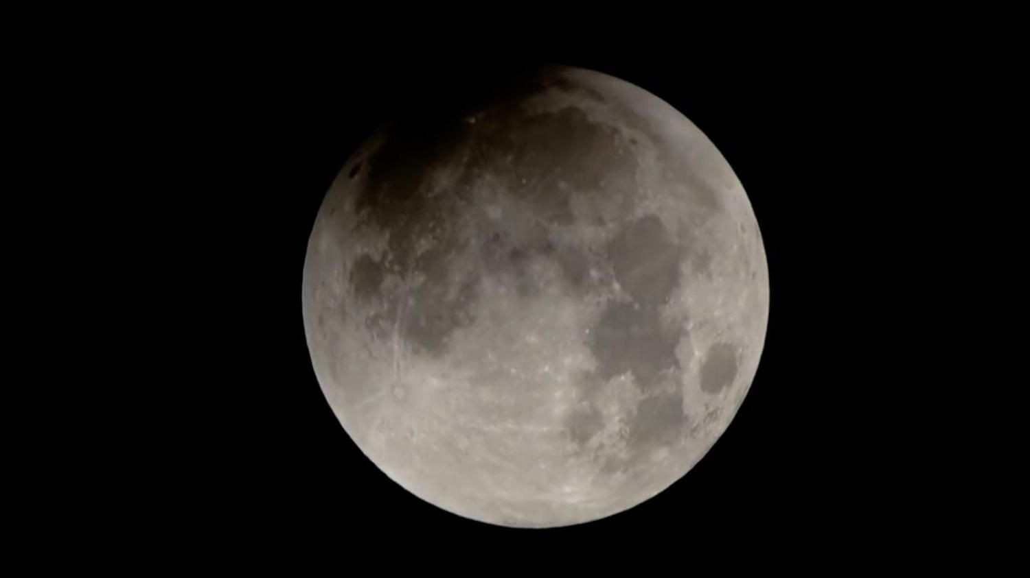 Imagen de archivo de un eclipse lunar penumbral / EUROPA PRESS