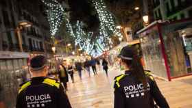 Agentes de la Guardia Urbana en la Rambla de Barcelona (Archivo) / TWITTER - GUARDIA URBANA