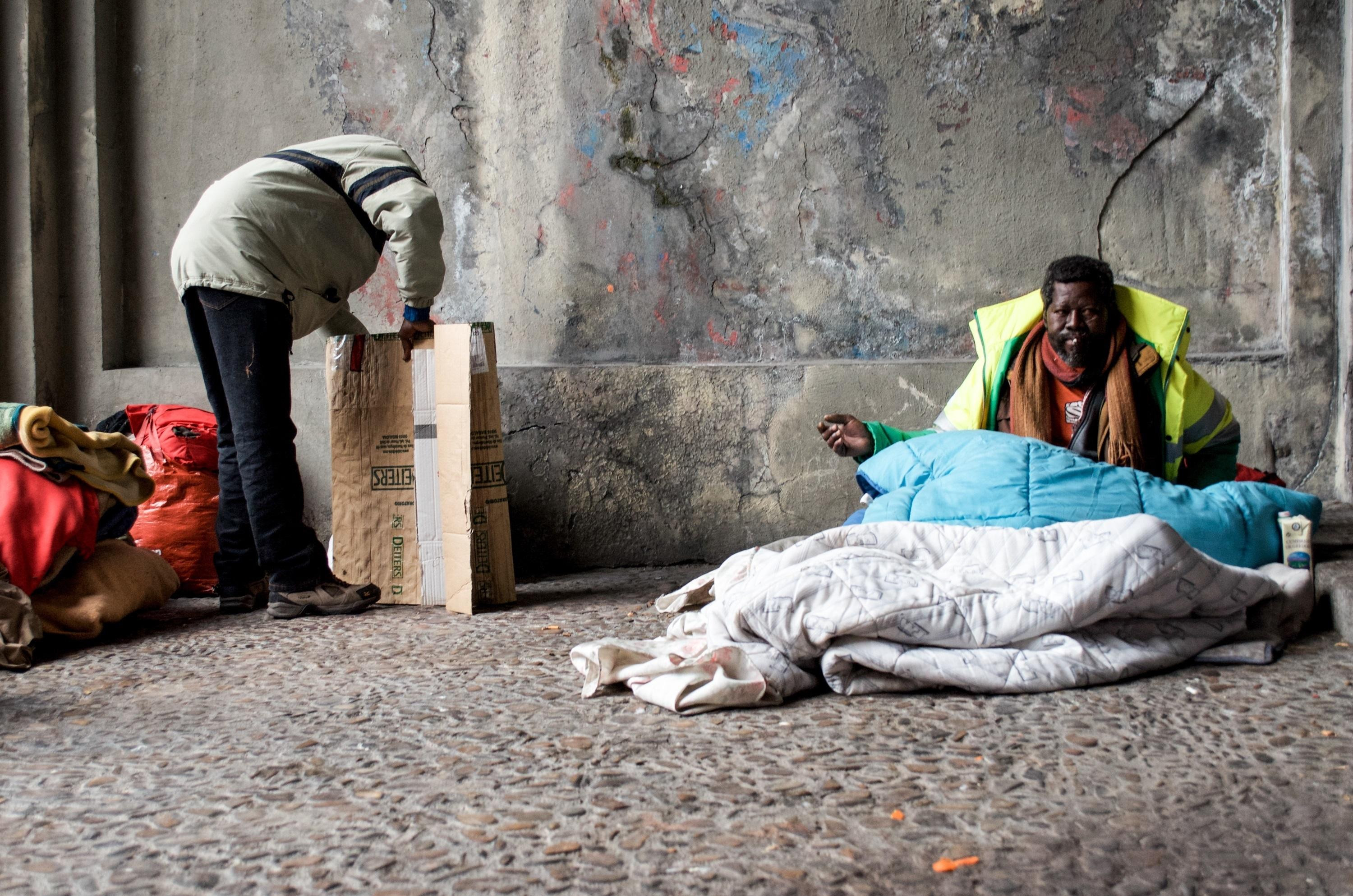 Varias personas sin hogar en una imagen de archivo / EUROPA PRESS