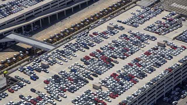 Coches descargados en el Port de Barcelona / PORT DE BCN