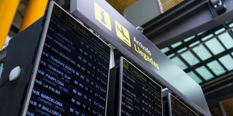 Panel de llegadas en la T4 del aeropuerto Adolfo Suárez, Madrid-Barajas / EUROPA PRESS