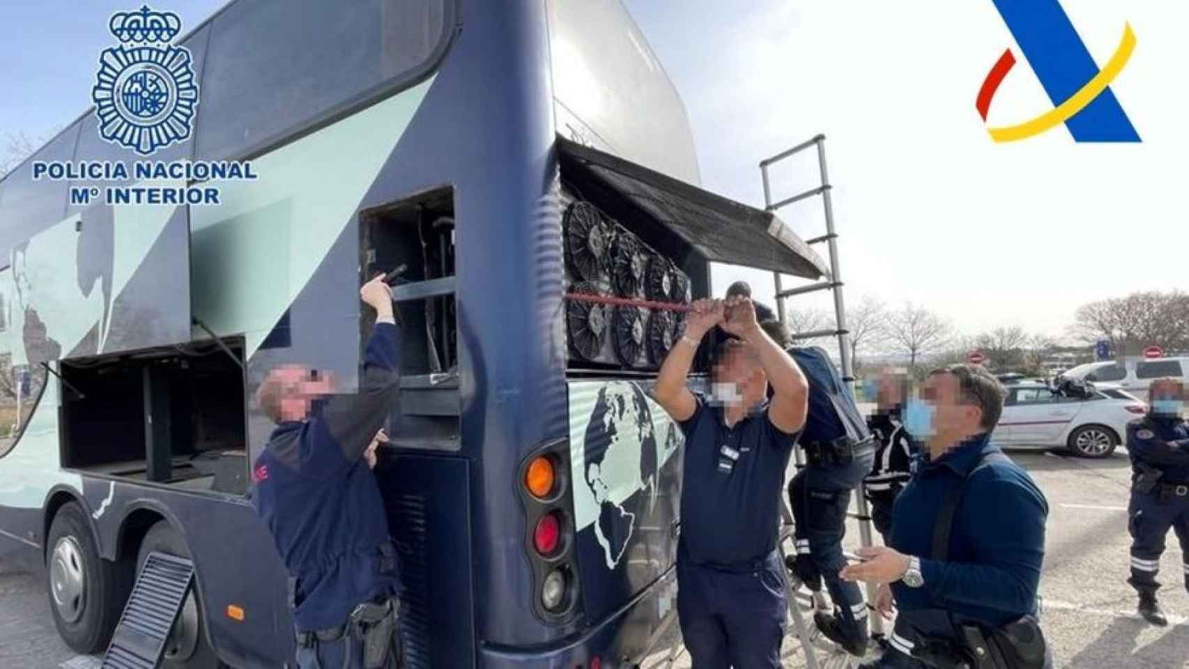 El autobús interceptado en Lyon por la policía / POLICÍA NACIONAL
