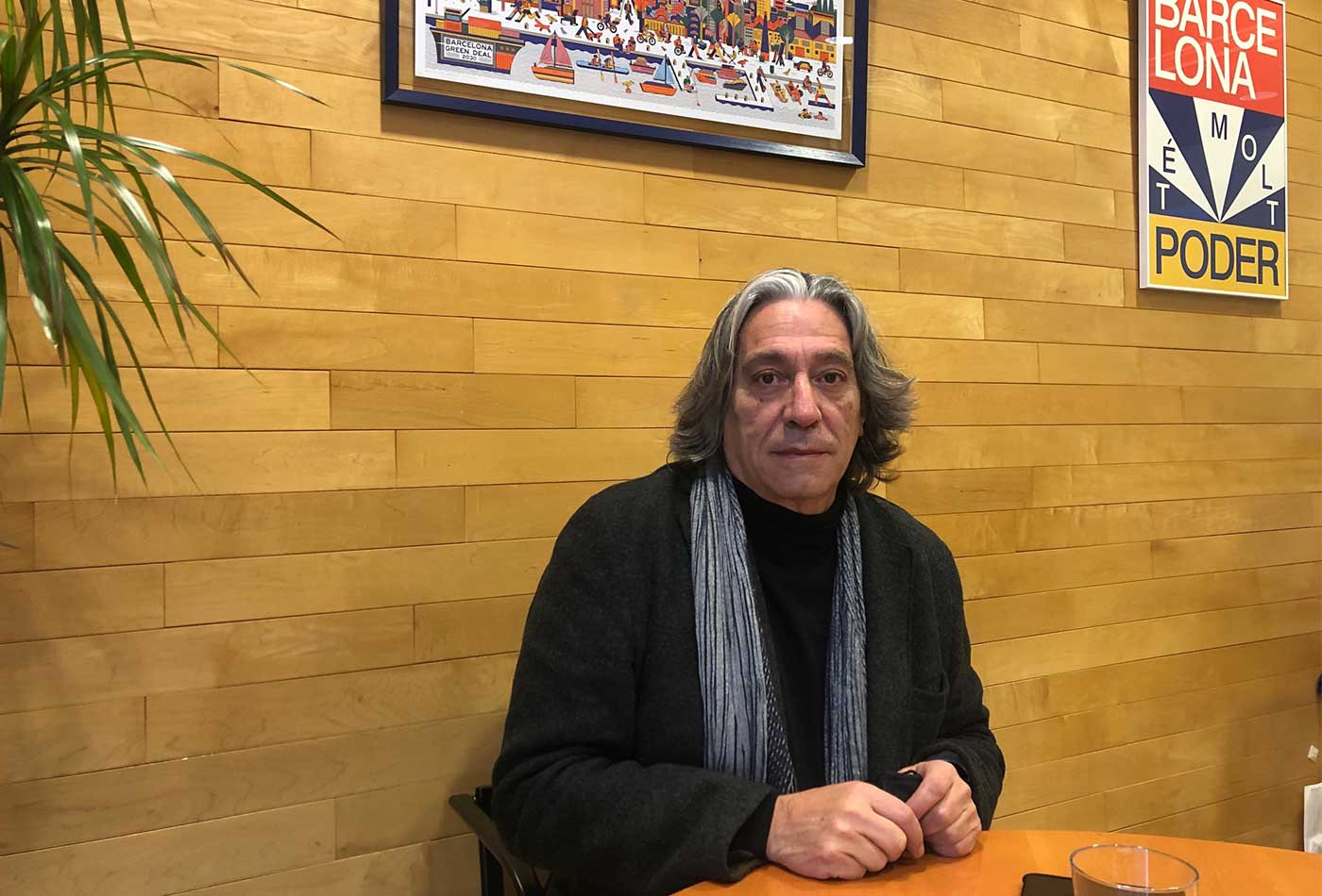 El concejal Xavier Marcé, en el Ayuntamiento de Barcelona, durante la entrevista con 'Metrópoli' / MA