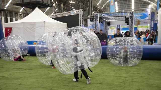 Niños en La Ciutat de la Diversió, en el recinto ferial de Montjuïc / FIRA DE BARCELONA