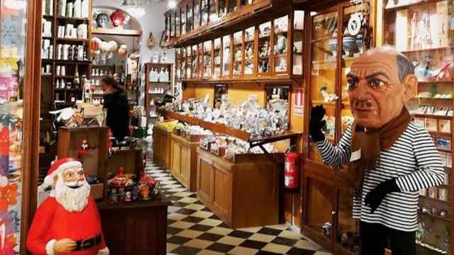 La tienda El Ingenio, en el Gòtic, cuando estaba abierta / WIKIPEDIA