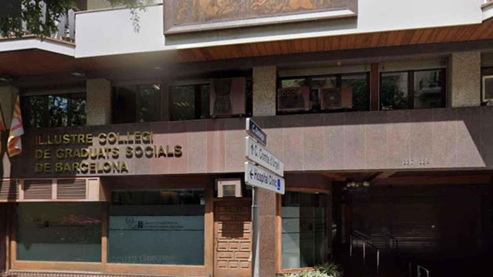 Sede del Colegio de Graduados Sociales de Barcelona, en la calle Còrsega / GOOGLE