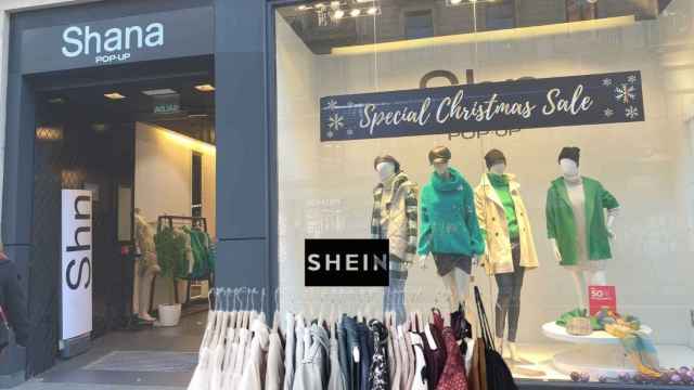 Exterior de la tienda de Shein en Barcelona de la calle de Pelai / METRÓPOLI