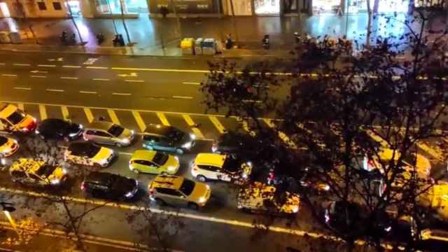 Coches atrapados en la Meridiana por las manifestaciones independentistas / CEDIDA