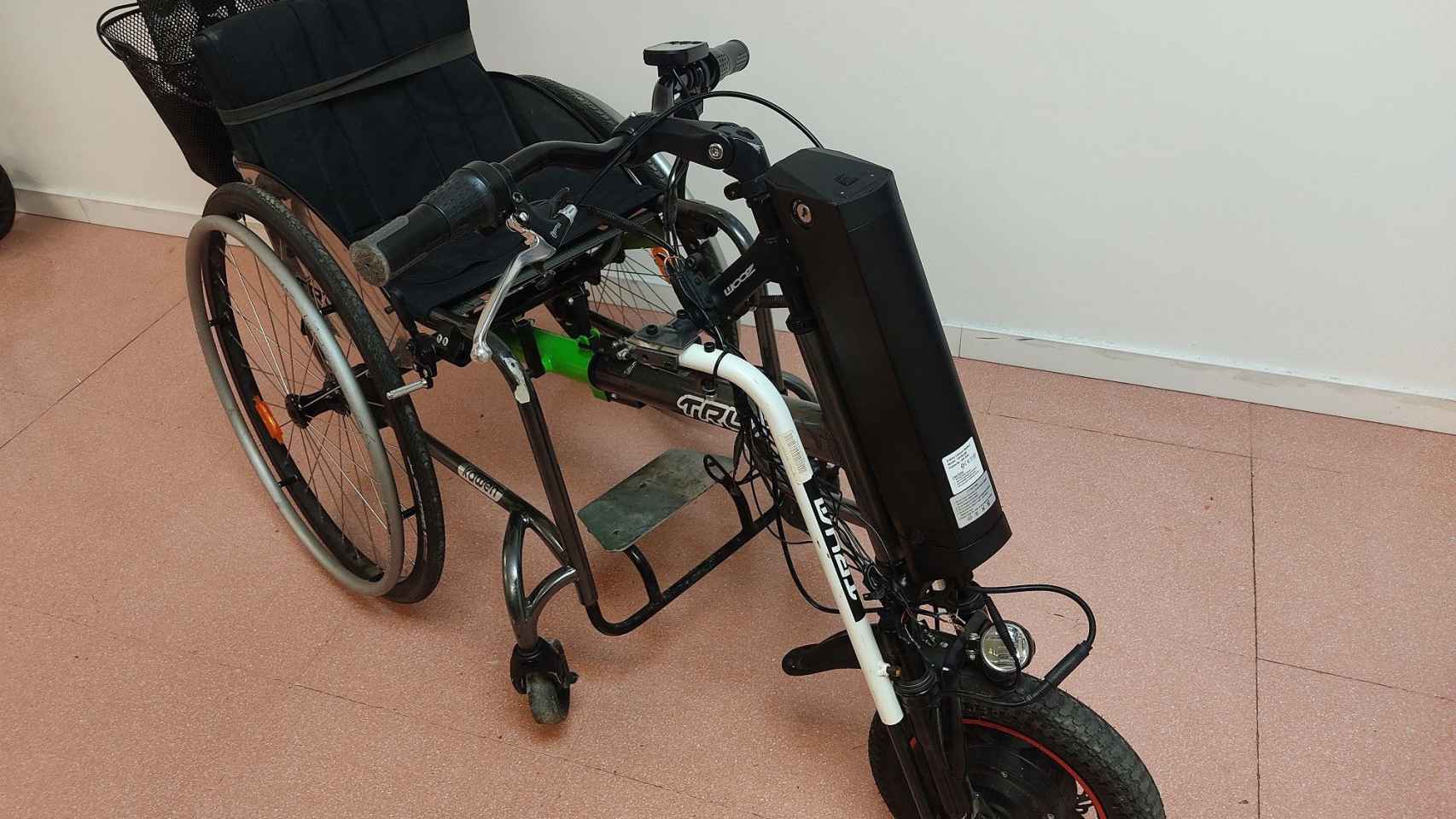 La silla de ruedas robada a una mujer con discapacidad / MOSSOS D'ESQUADRA