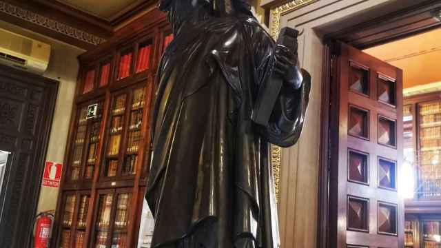 La Estatua de la Libertad ubicada en la biblioteca Arús / INMA SANTOS