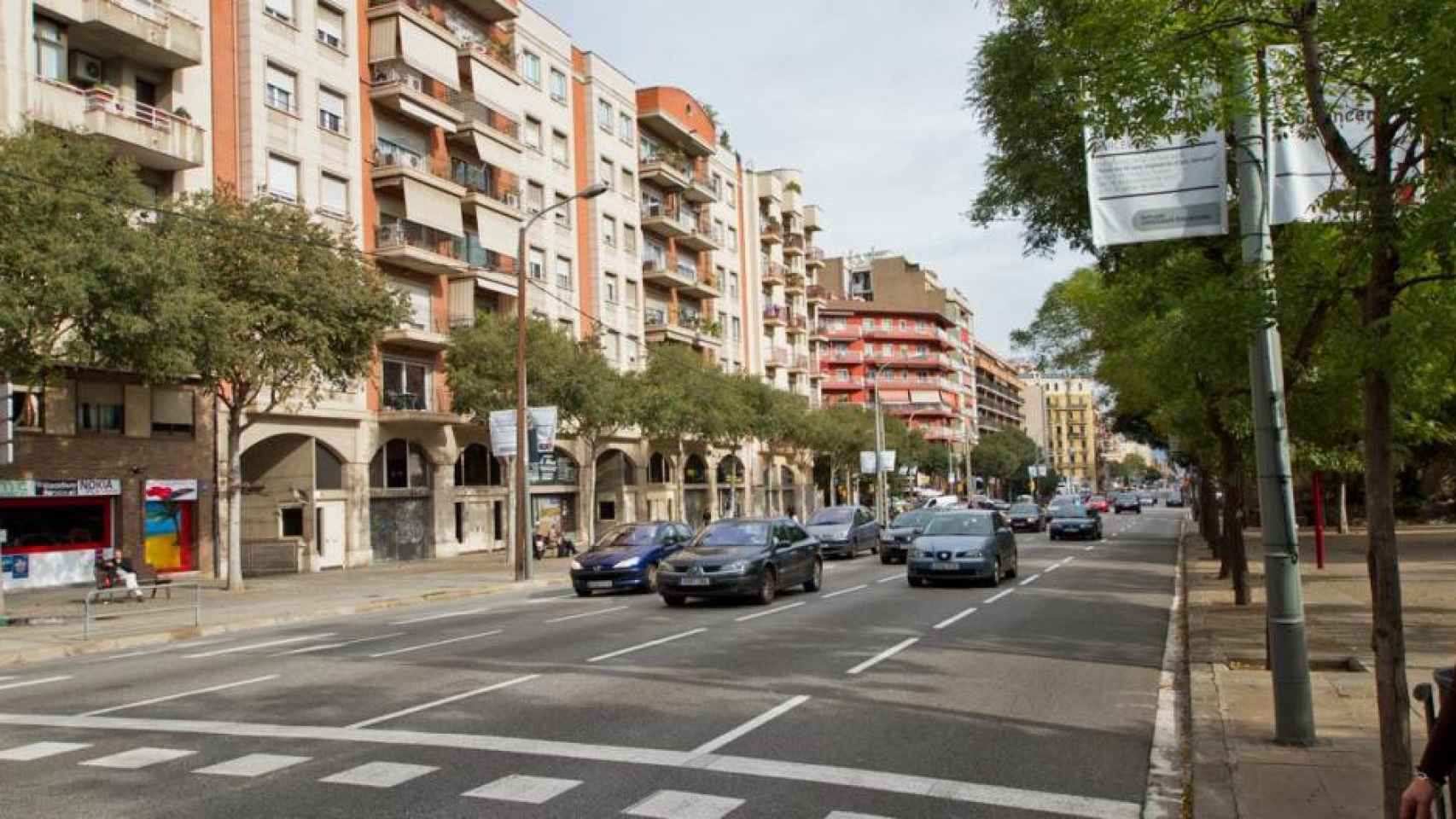 Coches circulando por la calle Aragó de Barcelona / RP
