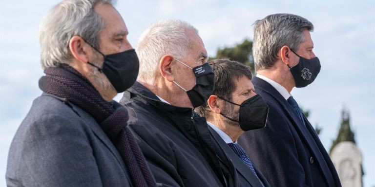 Coronas, Maragall, Batlle y Martí durante la ofrenda / EUROPA PRESS
