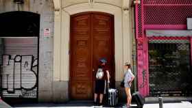 Dos clientes de apartamentos turísticos en España