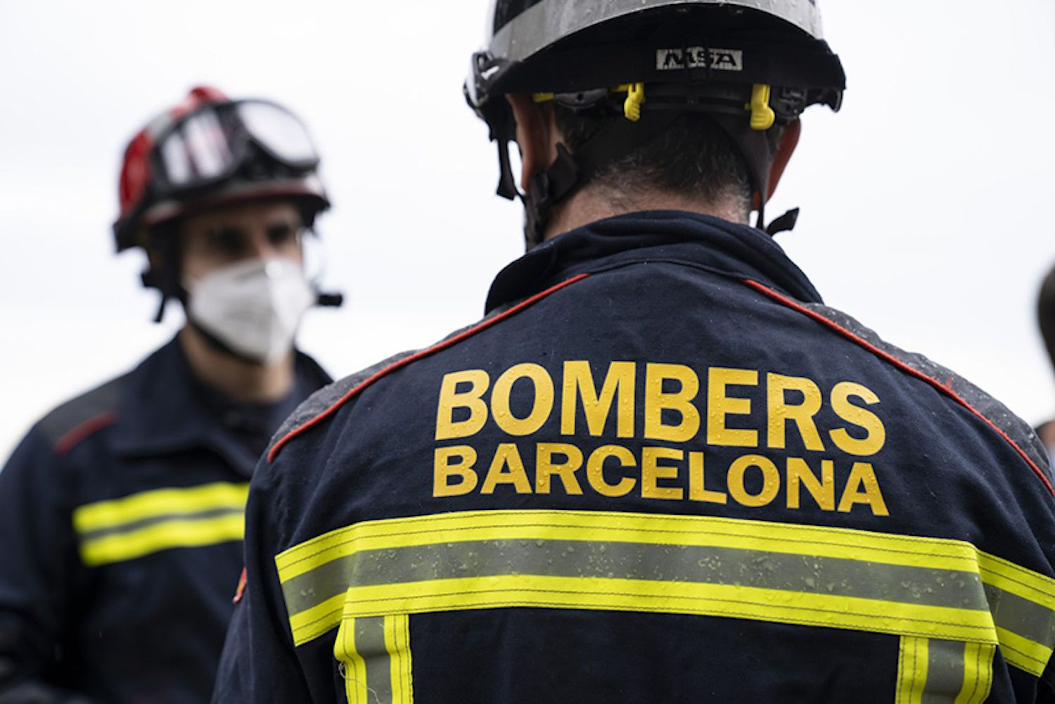 Dos bomberos de Barcelona en una imagen de archivo / BOMBERS DE BARCELONA