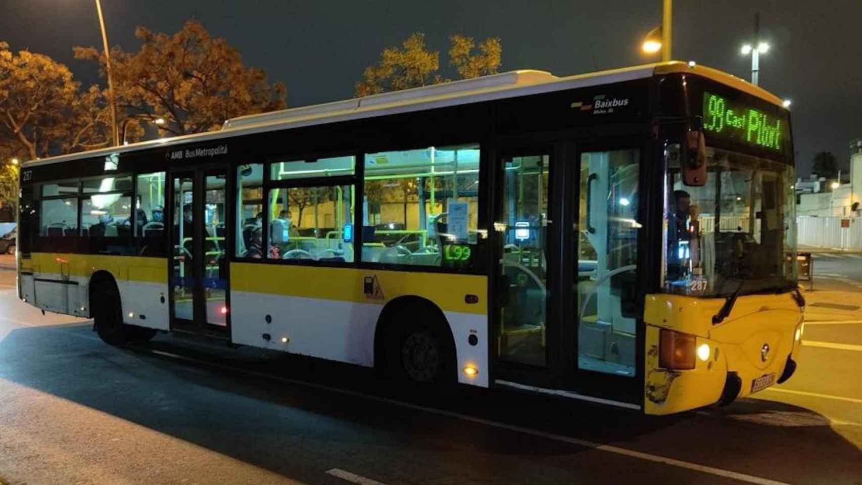 Un autobús de Mohn que circula como refuerzo durante la transición de las líneas del Baix Llobregat sur a Avanza / CM