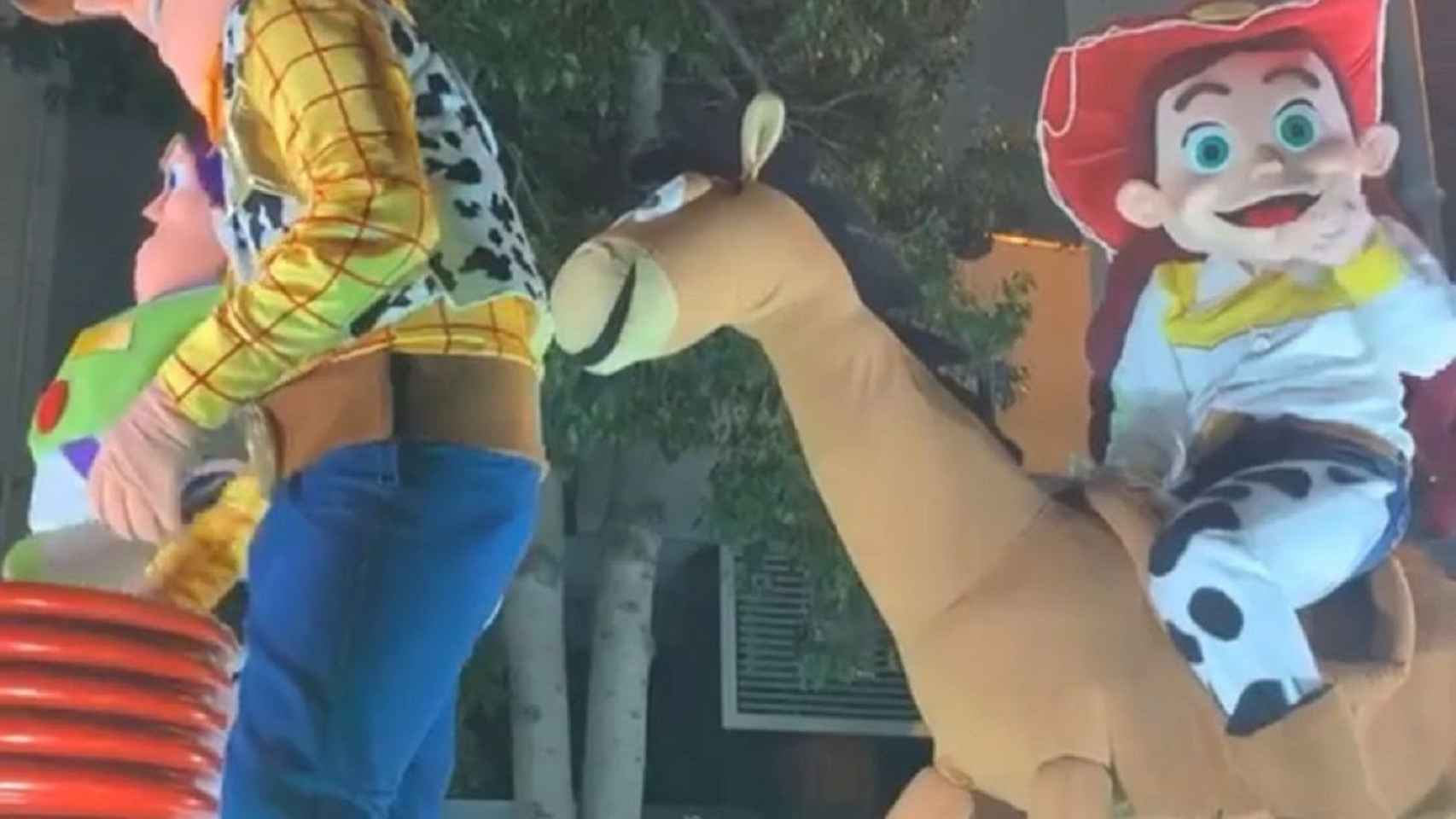 Personajes de 'Toy Story' en una de las carrozas de la cabalgata de Sant Adrià (2019) / METRÓPOLI