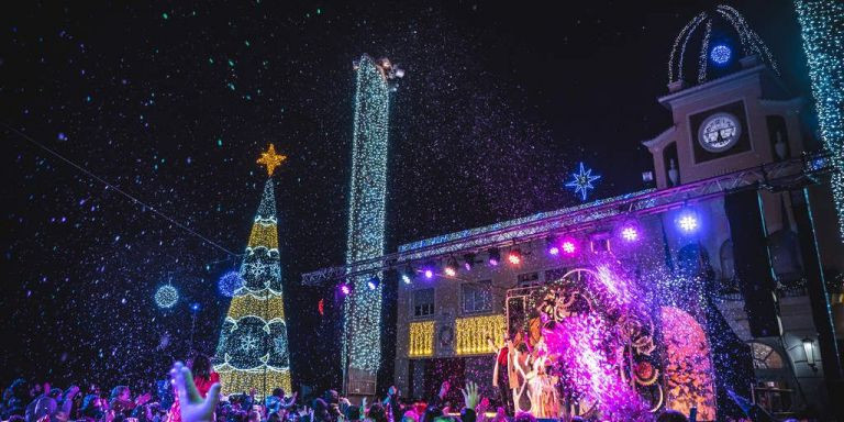 Encendida de luces de las fiestas navideñas en Santa Coloma / AJUNTAMENT SANTA COLOMA