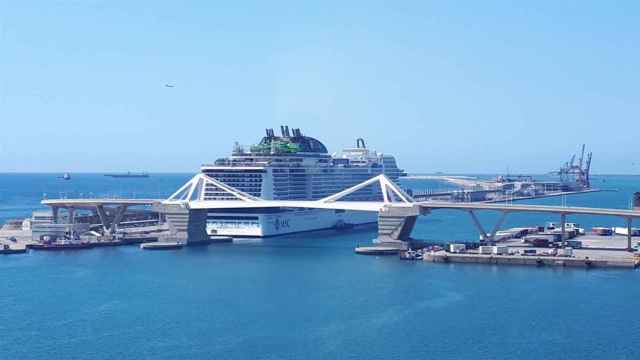 El crucero MSC Grandiosa, atracado en el puerto de Barcelona / EUROPA PRESS