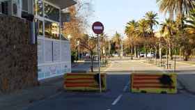 El paseo interior, junto a las playas de Sant Martí, cerrado al tráfico / METRÓPOLI - JORDI SUBIRANA