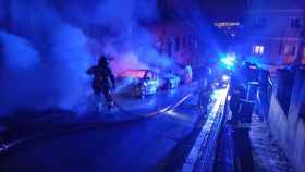 Bomberos trabajando en un incendio en una imagen de archivo / BOMBERS DE BARCELONA