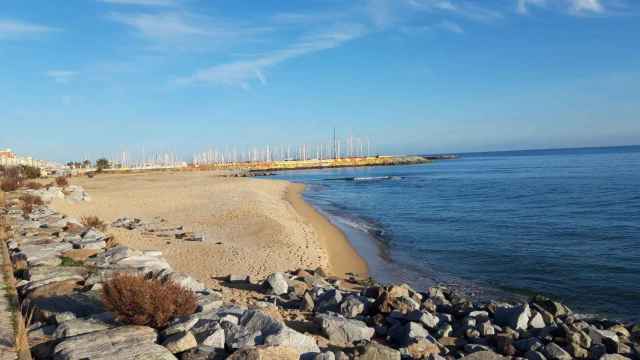 Playa del Masnou, municipio cercano a Barcelona, en la que se ha avistado un tiburón / ARCHIVO