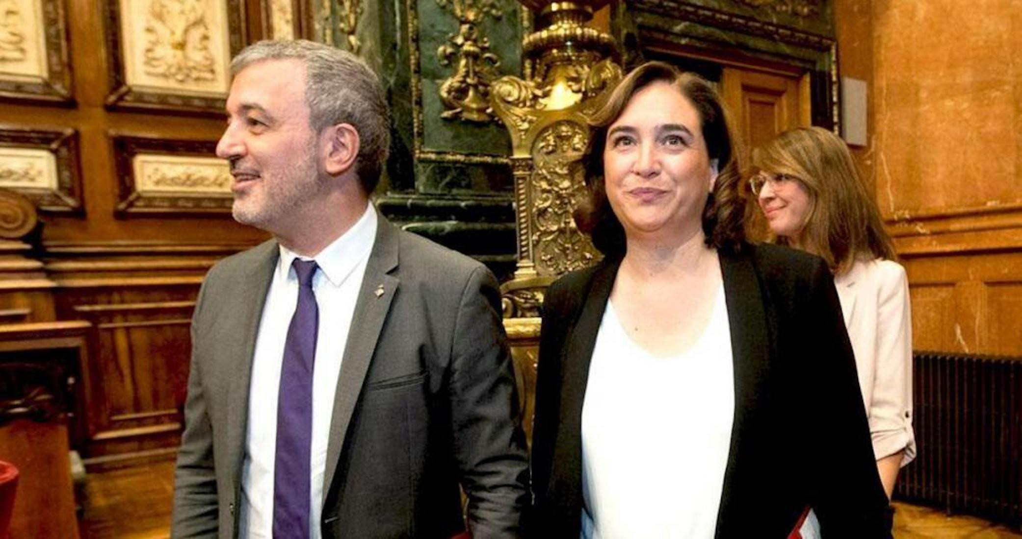 Jaume Collboni y Ada Colau, en el Ayuntamiento / EFE
