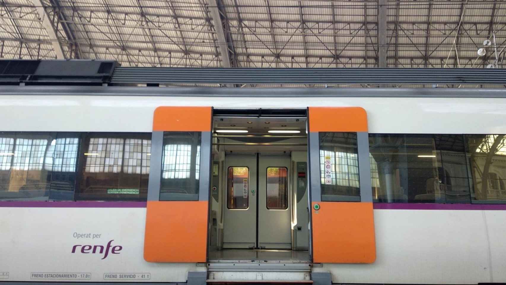 Un tren de Renfe en una imagen de archivo / RENFE