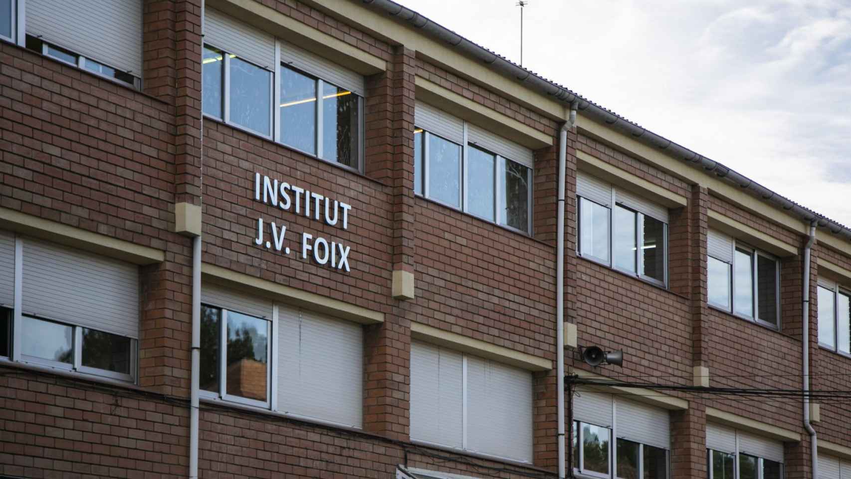 Imagen exterior del Institut J.V. Foix de Rubí, donde estudia la joven herida / INSTITUT J.V. FOIX