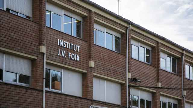 Imagen exterior del Institut J.V. Foix de Rubí, donde estudia la joven herida / INSTITUT J.V. FOIX