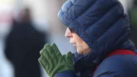 Una mujer, bien abrigada contra el frío en una imagen de archivo / EUROPA PRESS