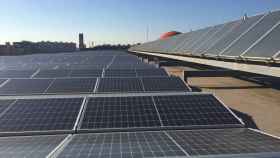 Las placas fotovoltaicas en la cubierta del Centro Comercial Màgic