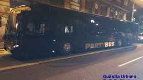 'Discobus' ilegal que circulaba con 71 pasajeros / GUARDIA URBANA