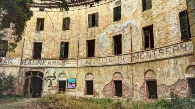 Exterior del balneario La Puda, donde se ha realizado la 'rave' / FLICKR